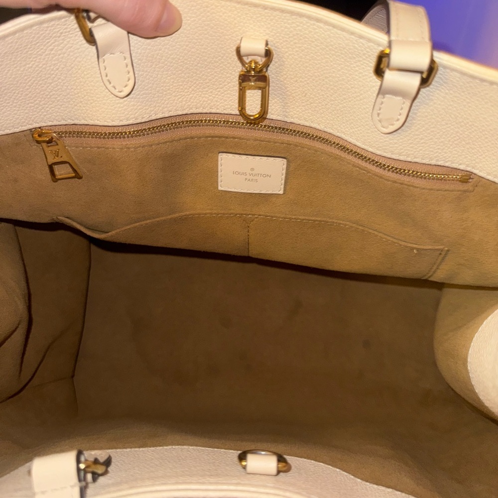 Louis Vuitton Cream Tote Bag - Picture 4 of 4